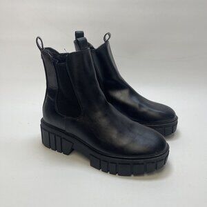 Madden NYC Chunky Chelsea Platform Lug Boots Women's Size 9 Black Comfort
